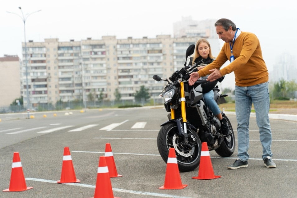 Dónde sacar el carnet de moto para oposiciones policía nacional en